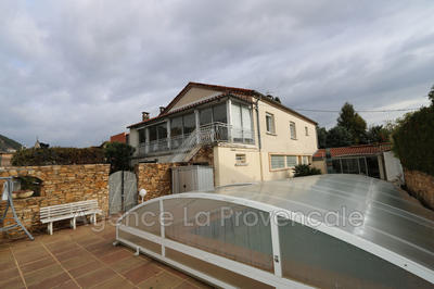 Villa - 273 m² - 6 pièces