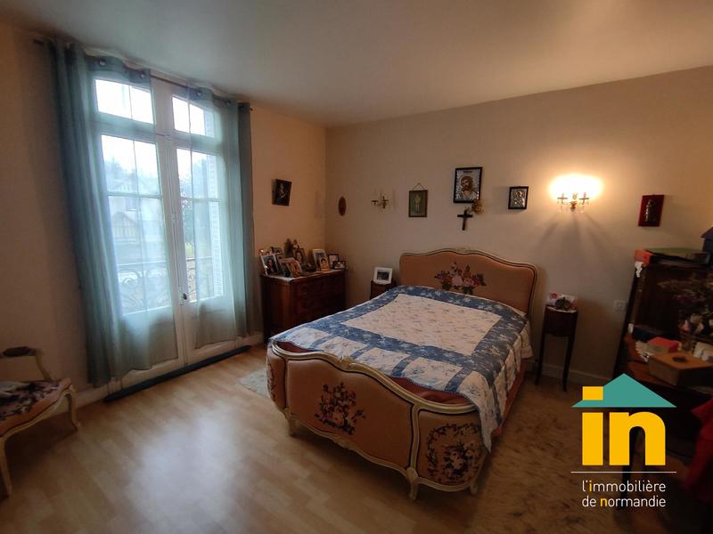 Maison - 180 m² - 9 pièces