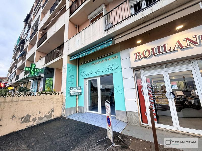 Local commercial - 82 m²