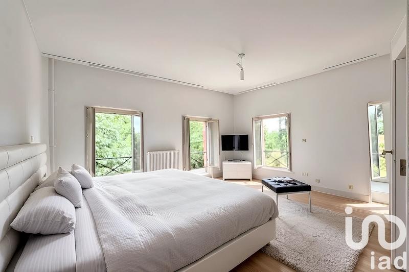 Maison - 280 m² - 10 pièces