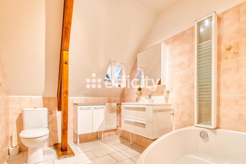 Maison - 200 m² - 8 pièces