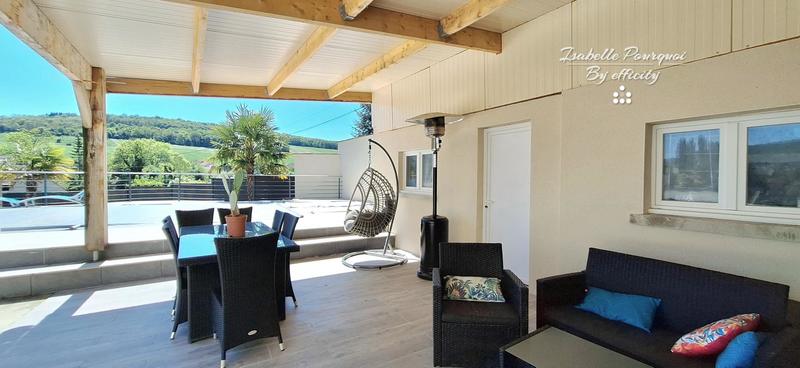 Maison - 280 m² - 11 pièces