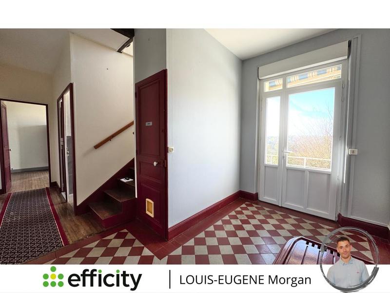 Maison - 181 m² - 9 pièces