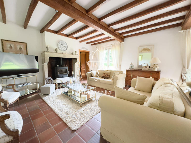 Maison - 241 m² - 7 pièces