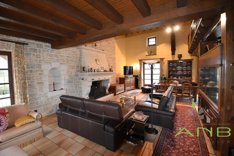 Maison - 290 m² - 5 pièces