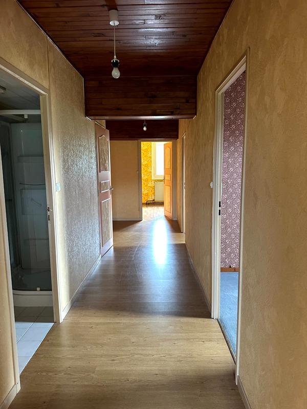Maison - 210 m² - 9 pièces