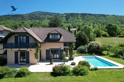 Villa - 261 m² - 8 pièces