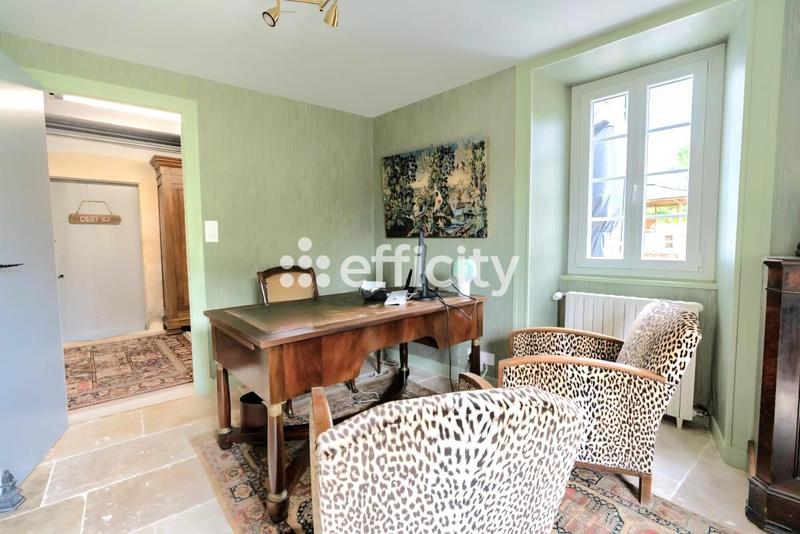 Maison - 310 m² - 11 pièces