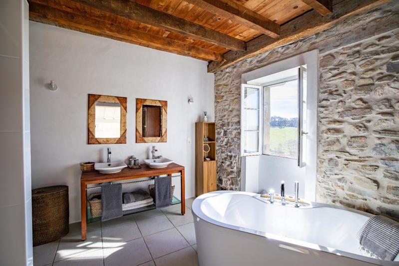 Maison - 530 m² - 12 pièces