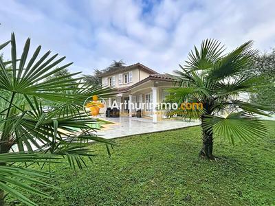 Maison - 165 m² - 5 pièces