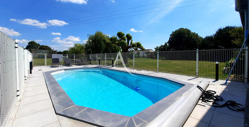 Maison - 297 m² - 9 pièces