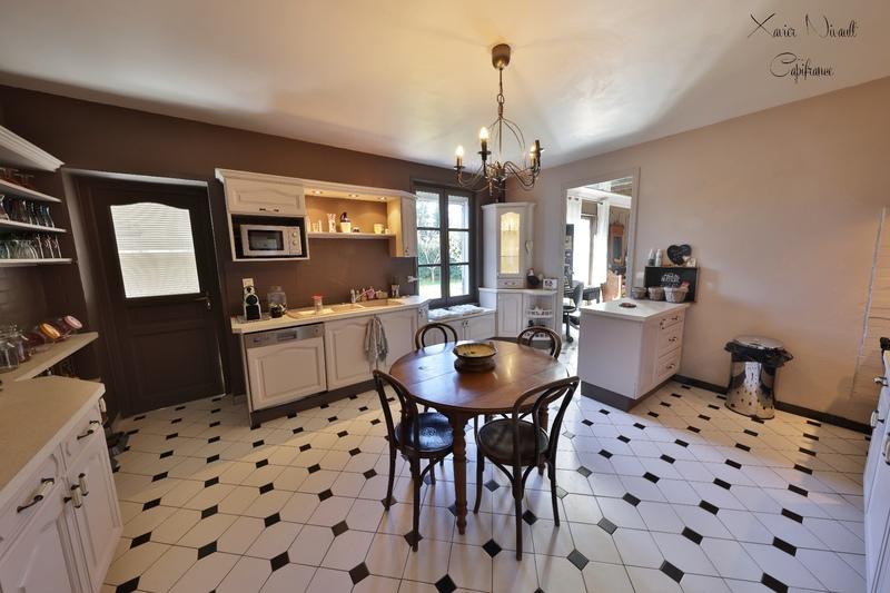 Maison - 180 m² - 6 pièces