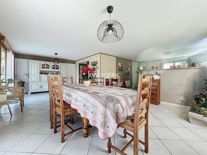 Maison - 183 m² - 7 pièces