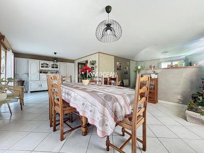 Maison - 183 m² - 7 pièces