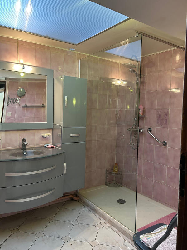 Maison - 230 m² - 10 pièces