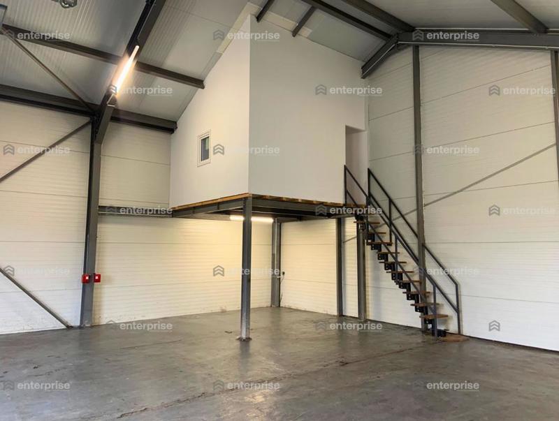 Local d'activité / Entrepôt - 220 m²