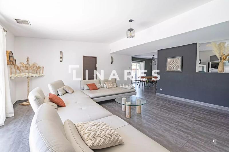 Villa - 220 m² - 6 pièces