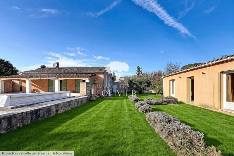 Maison - 200 m² - 8 pièces