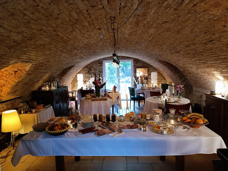 Propriété - 460 m² - 12 pièces