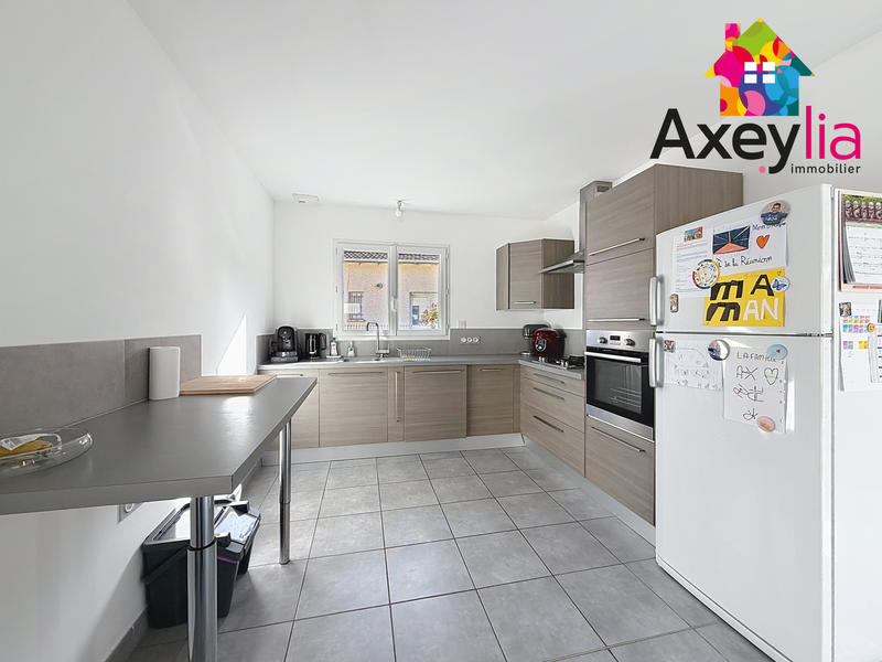 Maison - 95 m² - 5 pièces