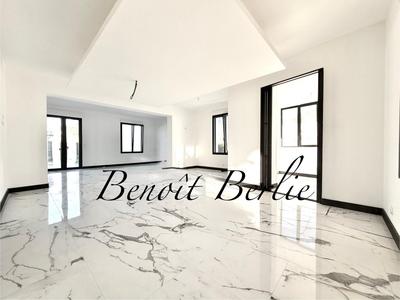 Maison - 217 m² - 7 pièces