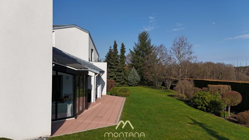 Maison - 246 m² - 6 pièces