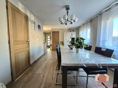 Maison - 90 m² - 4 pièces