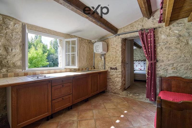 Propriété - 176 m² - 6 pièces