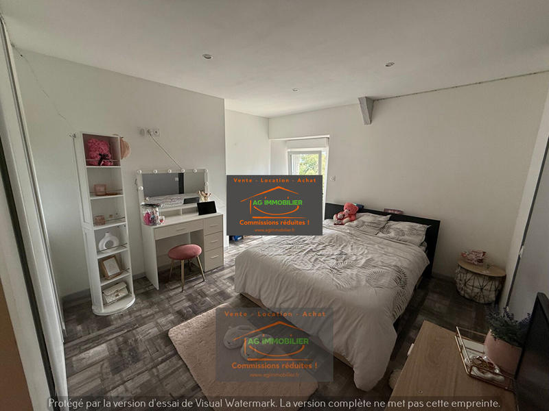 Maison - 180 m² - 7 pièces