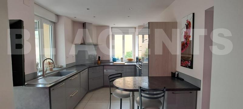 Maison bourgeoise - 234 m² - 8 pièces