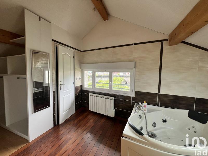 Appartement - 64 m² - 2 pièces