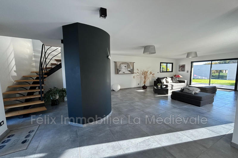 Villa - 255 m² - 5 pièces
