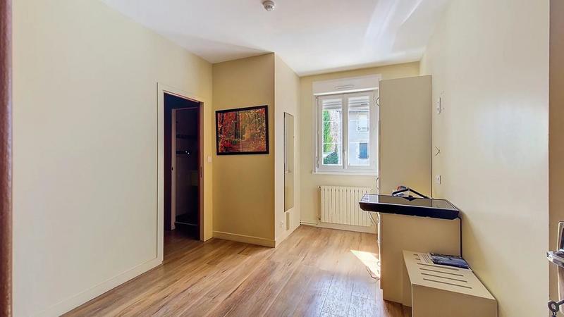 Propriété - 586 m² - 24 pièces