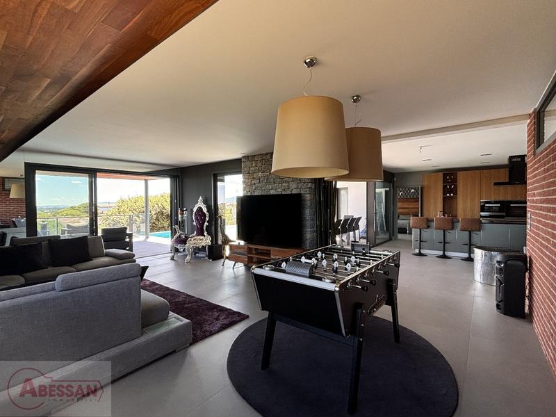 Maison contemporaine - 220 m² - 6 pièces