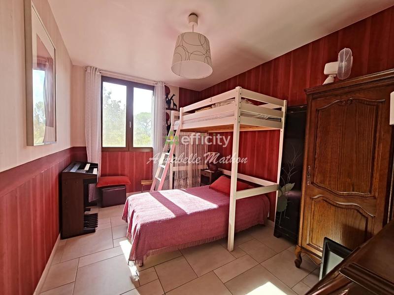 Maison - 280 m² - 8 pièces