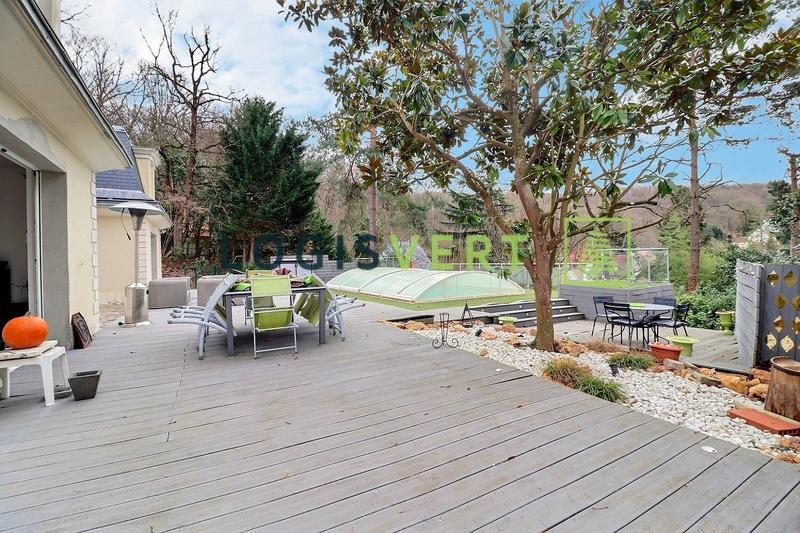 Maison - 236 m² - 8 pièces