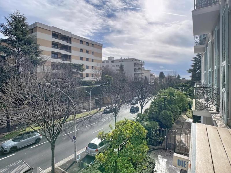 Appartement - 85 m² - 3 pièces