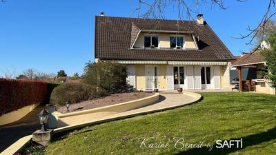 Maison - 238 m² - 9 pièces