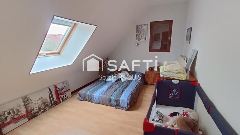 Maison - 240 m² - 8 pièces