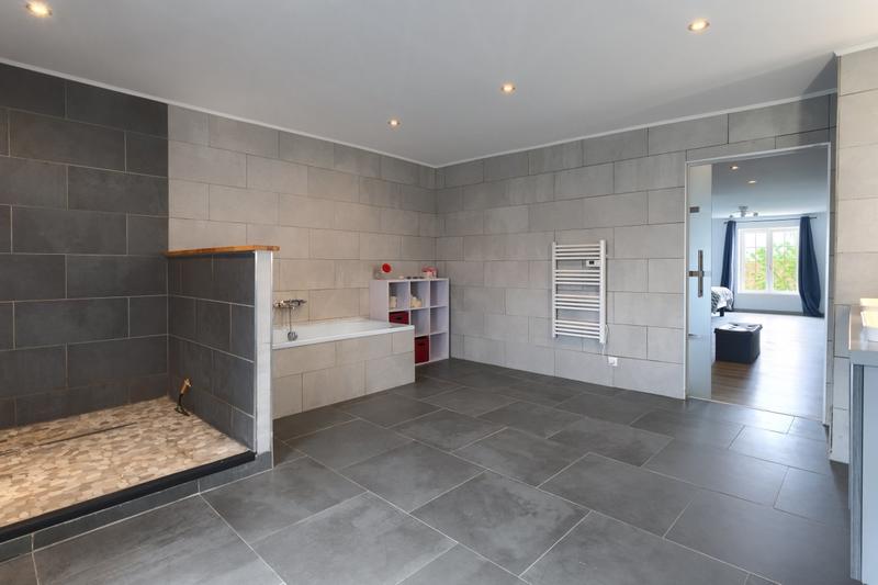 Maison - 215 m² - 5 pièces