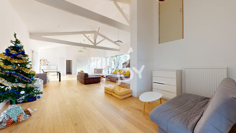 Maison - 217 m² - 5 pièces