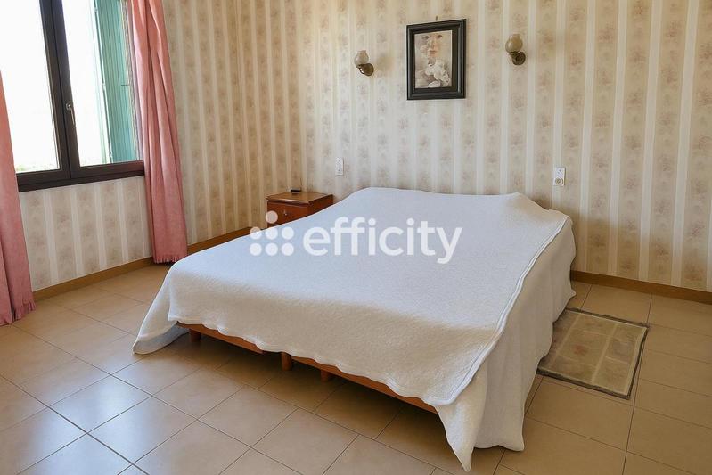 Maison - 183 m² - 5 pièces