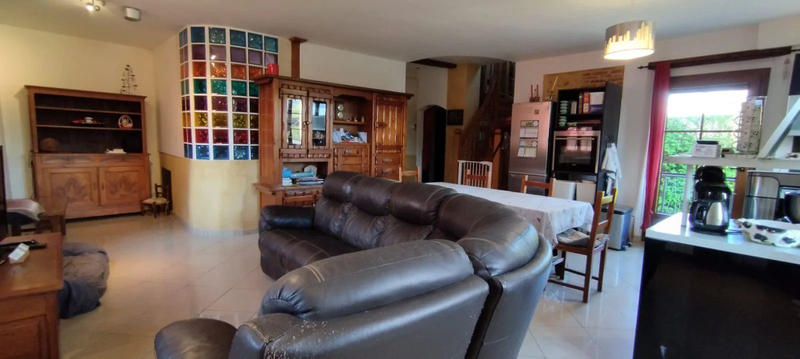 Maison - 185 m² - 6 pièces