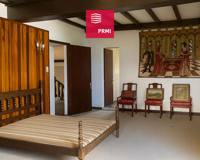 Maison - 250 m² - 6 pièces