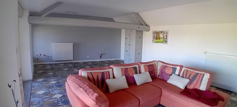 Maison - 220 m² - 8 pièces