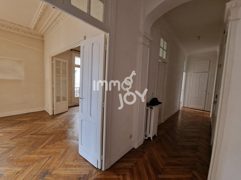 Appartement - 144 m² - 4 pièces