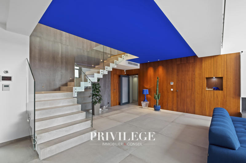 Villa - 340 m² - 8 pièces