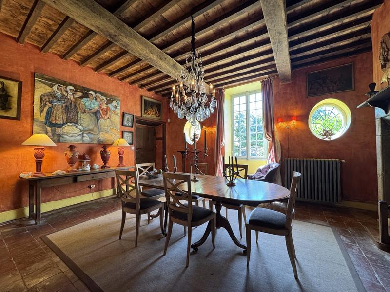 Maison - 398 m² - 12 pièces