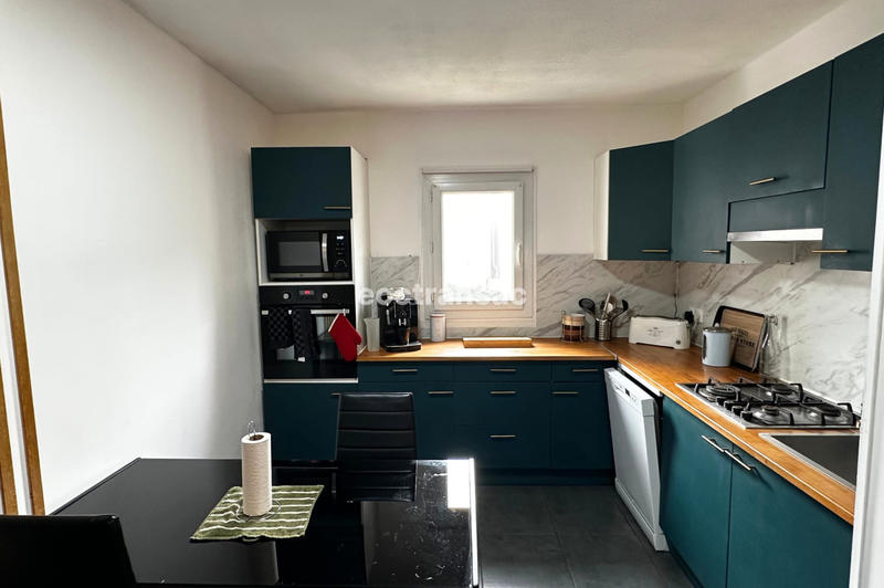 Appartement - 82 m² - 3 pièces