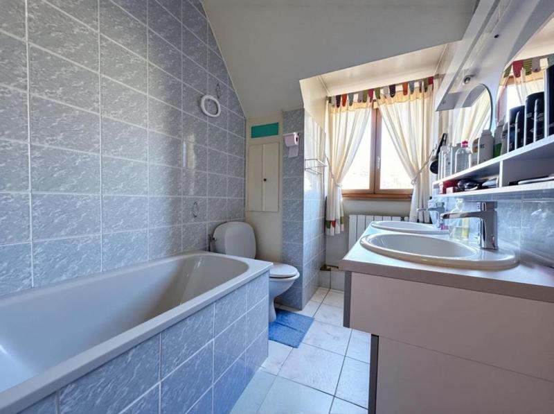 Pavillon - 110 m² - 5 pièces